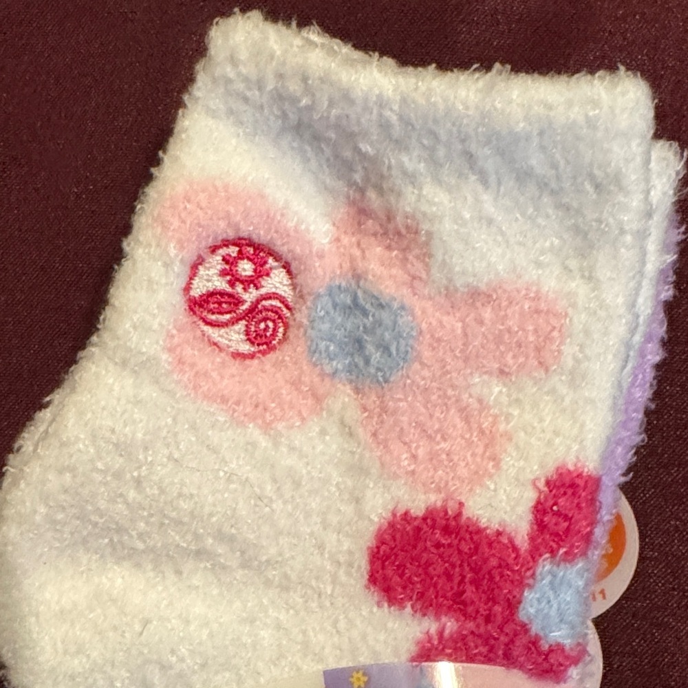 Earth Therapeutics Aloe Socks (Pack of 2) - Picture 6 of 12